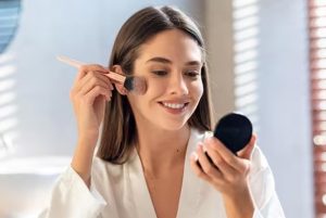 چگونه یک آرایش روزانه ساده و ماندگار داشته باشیم؟