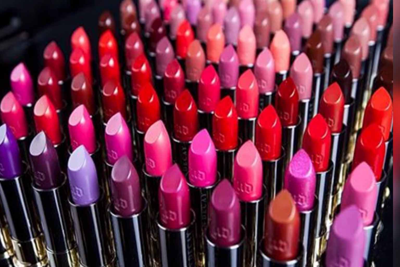 راهنمای انتخاب رژلب بر اساس فرم لب و رنگ پوست فروشگاه اینترنتی آی خانمی